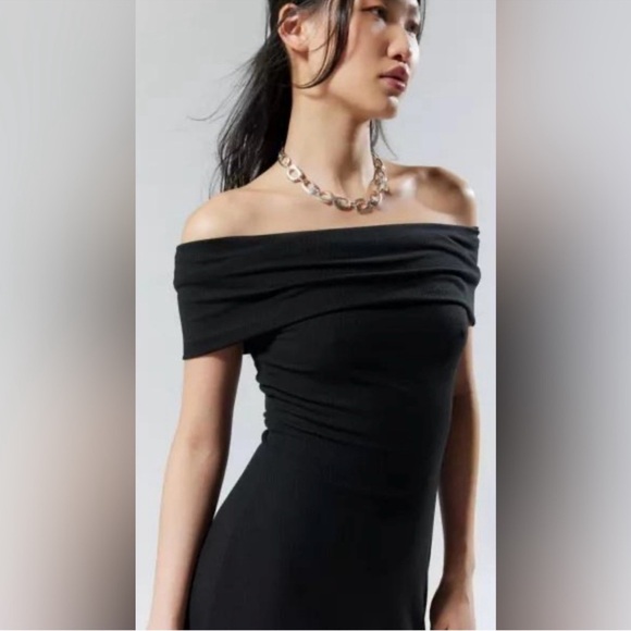 Silence + Noise Jayde Off-The-Shoulder Maxi Dress - Picture 7 of 11